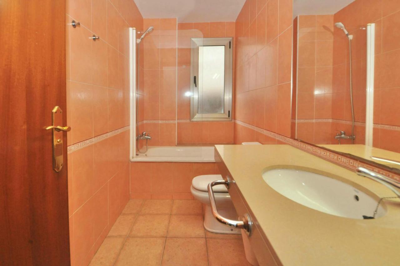 Apartments Sunsol Lloret de Mar Bagian luar foto