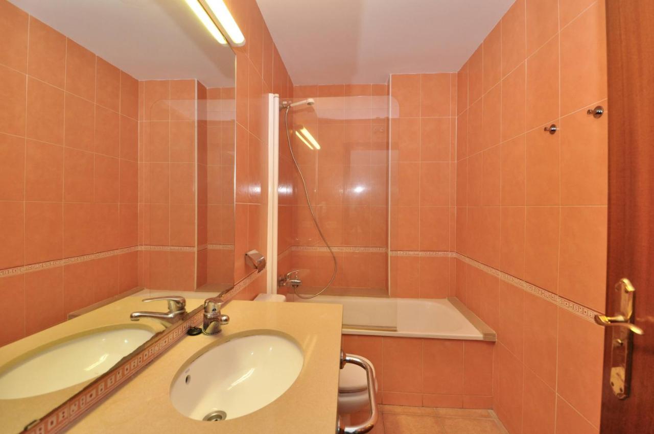 Apartments Sunsol Lloret de Mar Bagian luar foto